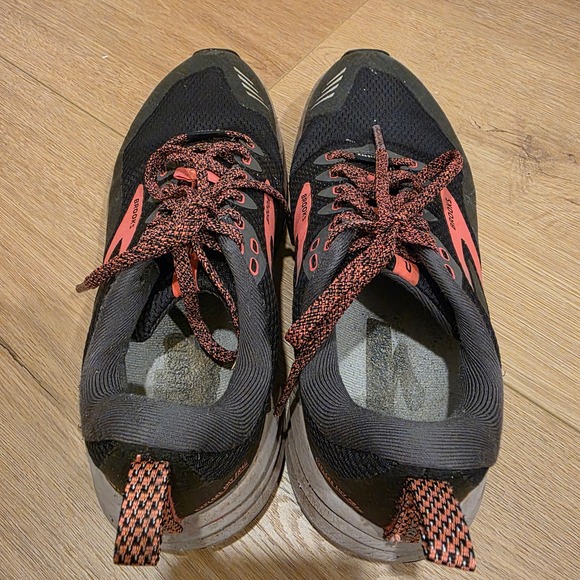 Brooks Cascadia 16 GTX Trail Running Shoes Gore-Tex Women's Size 8B Black Peach - Picture 4 of 11